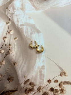 Elegant Hoop