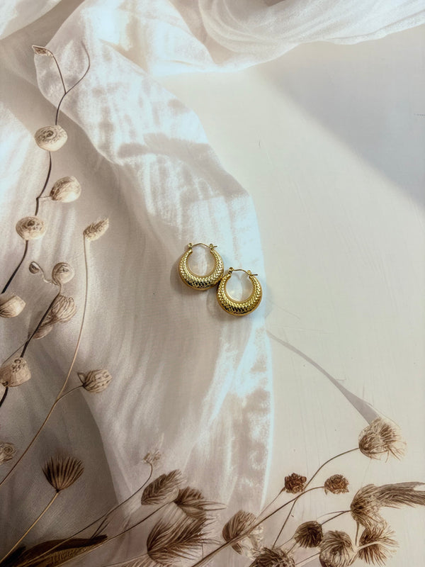 Elegant Hoop