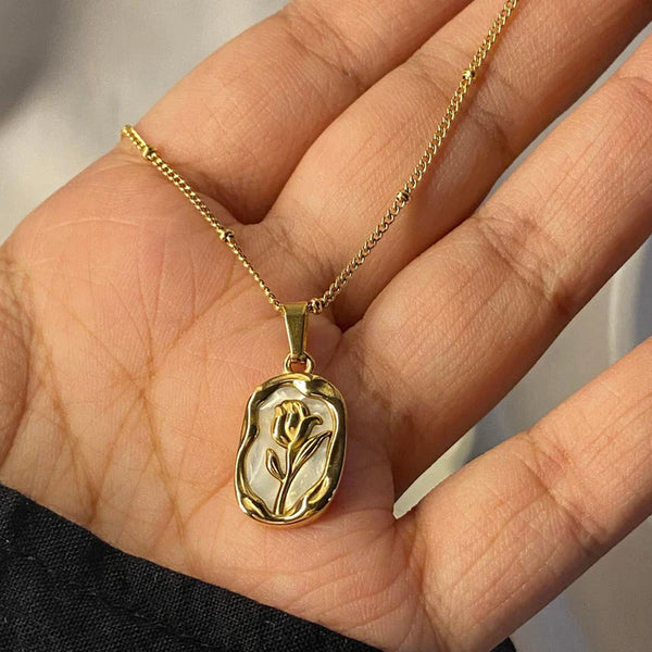 Anti Tarnish White Rose Pendant Chain